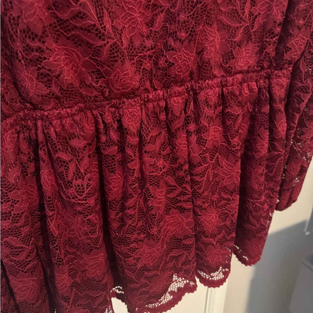 Maurice’s Red Wine lace long sleeve sheer arm peplum top plus 2x - Picture 6 of 7